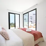 Апартаменти Mediterraneo By Ensuite Фуенхірола